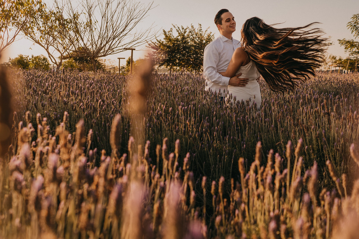ensaio, ensaio fotográfico, ensaio fotográfico de casal, pré-wedding, fotos de casais, foto de noivos, ensaio de noivos, holambra, ensaio de casal de namorados, ensaio de foto de noivos em holambra, pre-wedding holambra