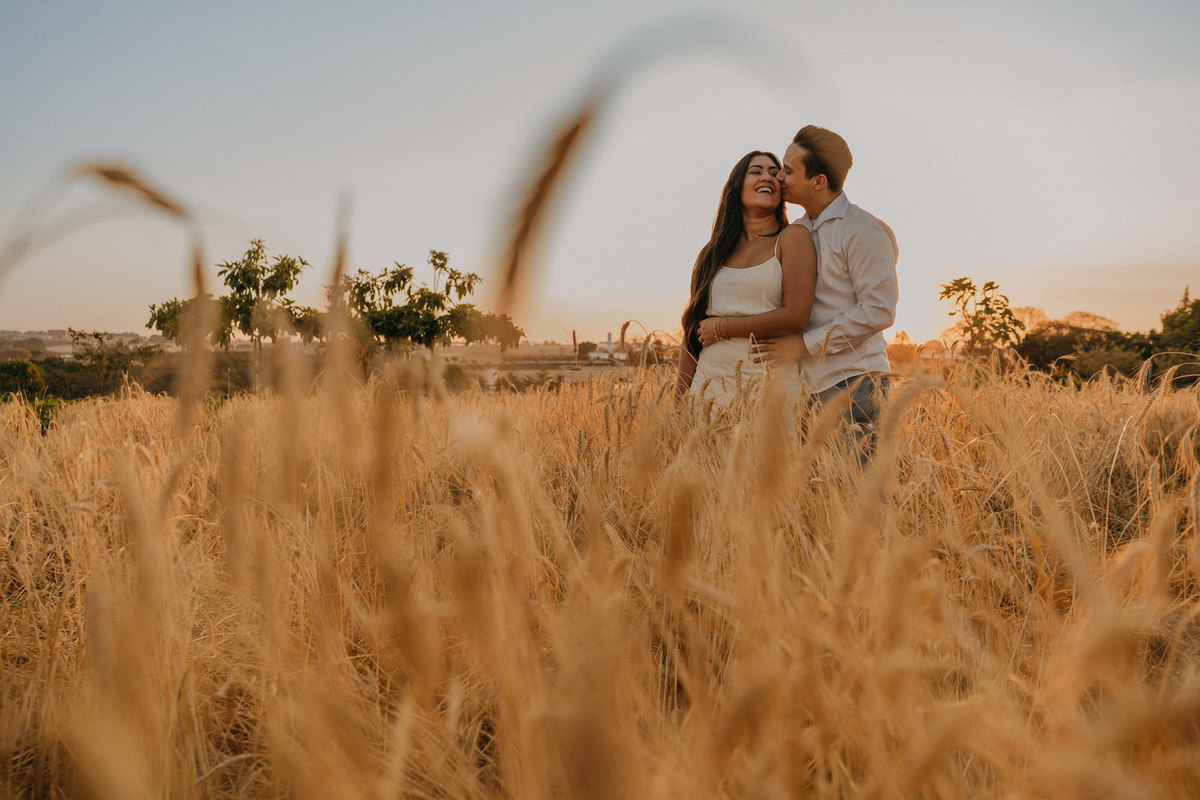 ensaio, ensaio fotográfico, ensaio fotográfico de casal, pré-wedding, fotos de casais, foto de noivos, ensaio de noivos, holambra, ensaio de casal de namorados, ensaio de foto de noivos em holambra, pre-wedding holambra