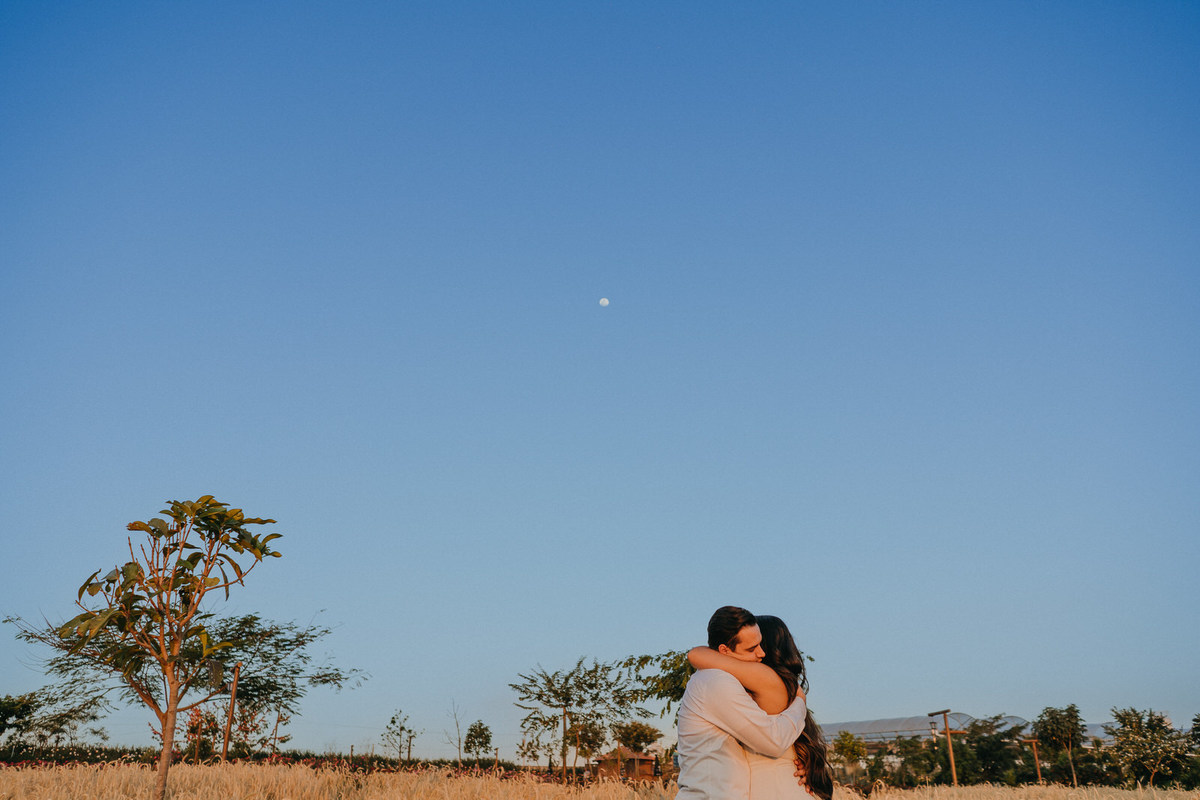 ensaio, ensaio fotográfico, ensaio fotográfico de casal, pré-wedding, fotos de casais, foto de noivos, ensaio de noivos, holambra, ensaio de casal de namorados, ensaio de foto de noivos em holambra, pre-wedding holambra