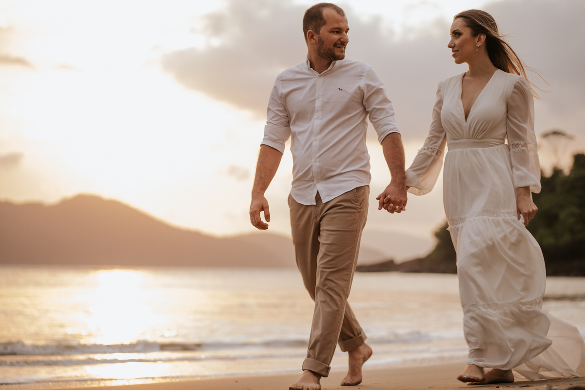 ensaio, ensaio fotográfico, ensaio de casal, foto de casal, pre-wedding, ensaio fotográfico casal, ensaio fotográfico casal de namorados, noivos, ensaio fotográfico casal praia, foto de noivos, ensaio de noivos, praia, praia das conchas