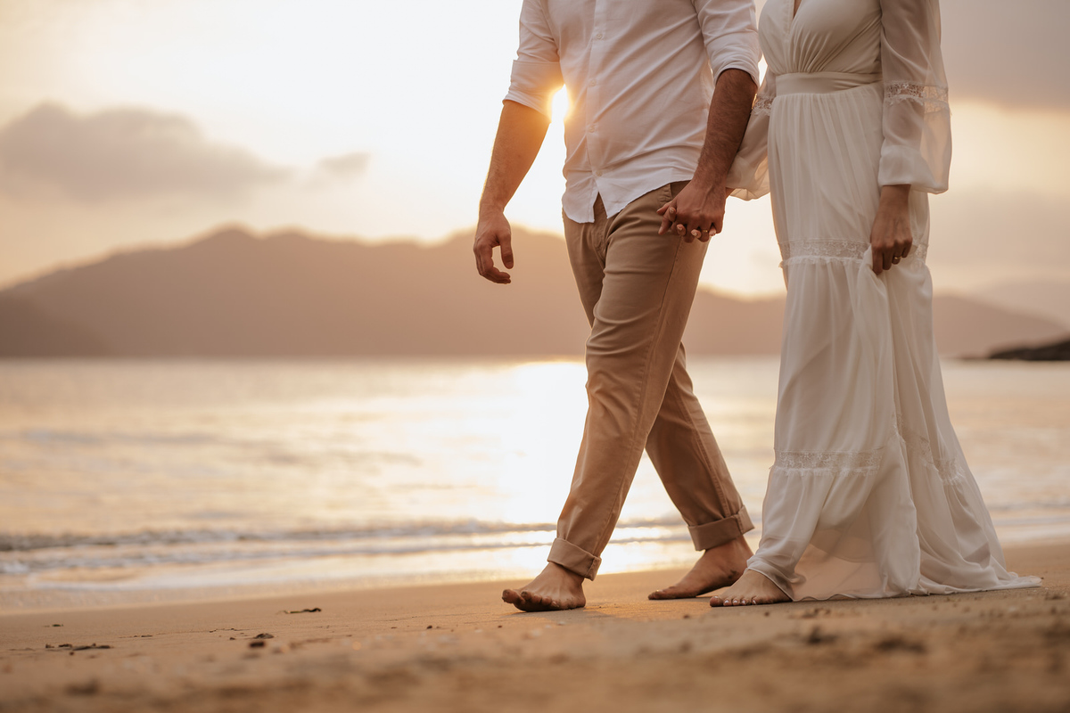 ensaio, ensaio fotográfico, ensaio de casal, foto de casal, pre-wedding, ensaio fotográfico casal, ensaio fotográfico casal de namorados, noivos, ensaio fotográfico casal praia, foto de noivos, ensaio de noivos, praia, praia das conchas