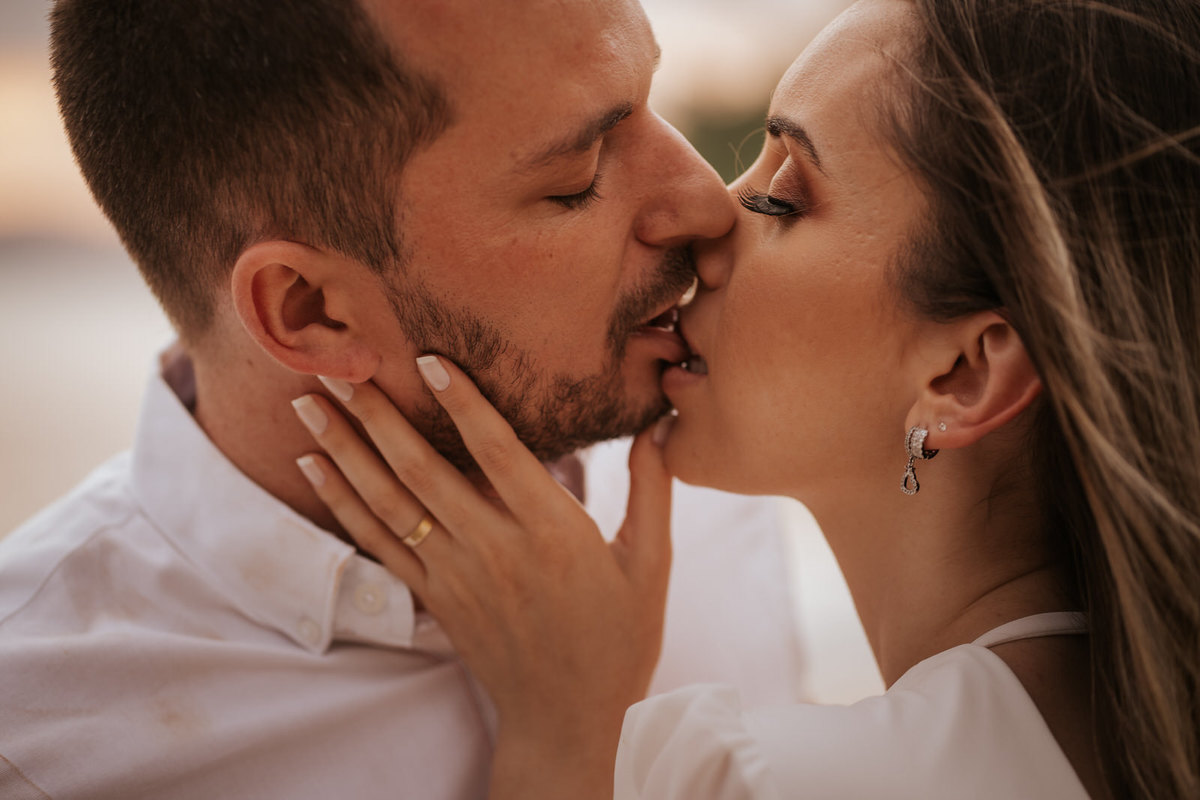 ensaio, ensaio fotográfico, ensaio de casal, foto de casal, pre-wedding, ensaio fotográfico casal, ensaio fotográfico casal de namorados, noivos, ensaio fotográfico casal praia, foto de noivos, ensaio de noivos, praia, praia das conchas