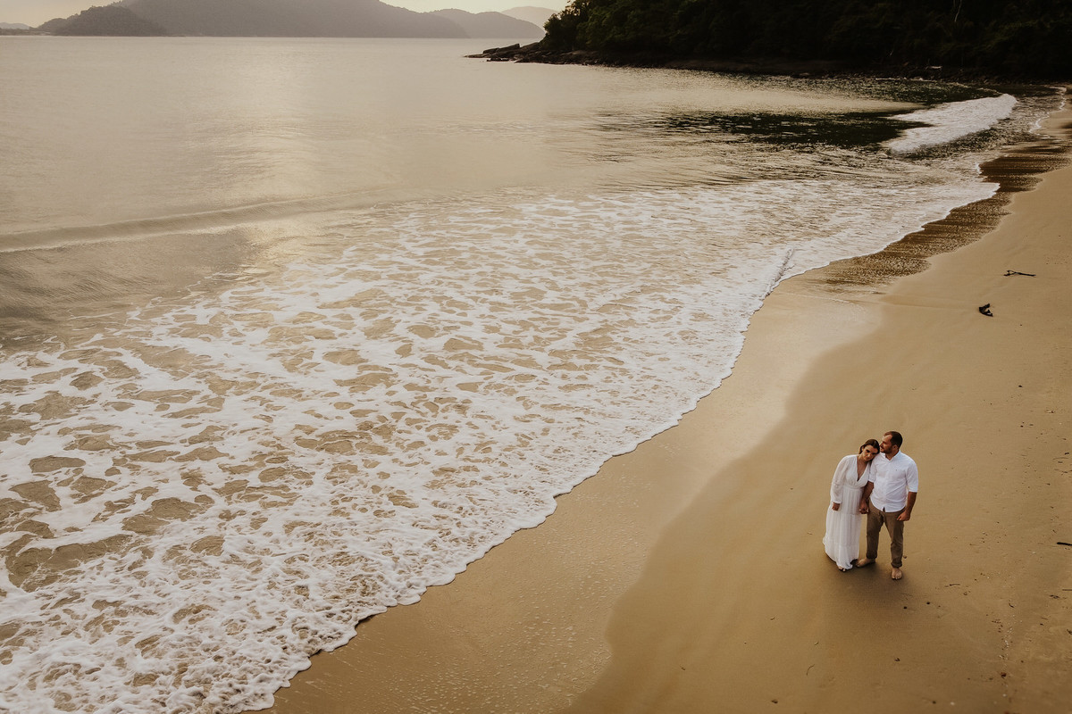 ensaio, ensaio fotográfico, ensaio de casal, foto de casal, pre-wedding, ensaio fotográfico casal, ensaio fotográfico casal de namorados, noivos, ensaio fotográfico casal praia, foto de noivos, ensaio de noivos, praia, praia das conchas