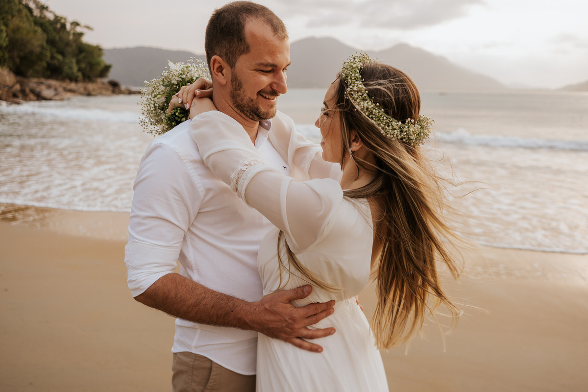 ensaio, ensaio fotográfico, ensaio de casal, foto de casal, pre-wedding, ensaio fotográfico casal, ensaio fotográfico casal de namorados, noivos, ensaio fotográfico casal praia, foto de noivos, ensaio de noivos, praia, praia das conchas