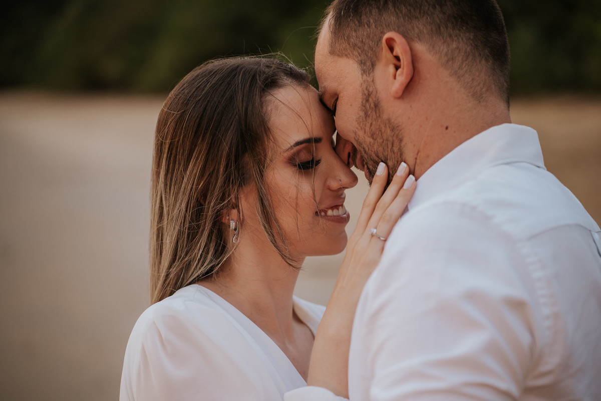 ensaio, ensaio fotográfico, ensaio de casal, foto de casal, pre-wedding, ensaio fotográfico casal, ensaio fotográfico casal de namorados, noivos, ensaio fotográfico casal praia, foto de noivos, ensaio de noivos, praia, praia das conchas