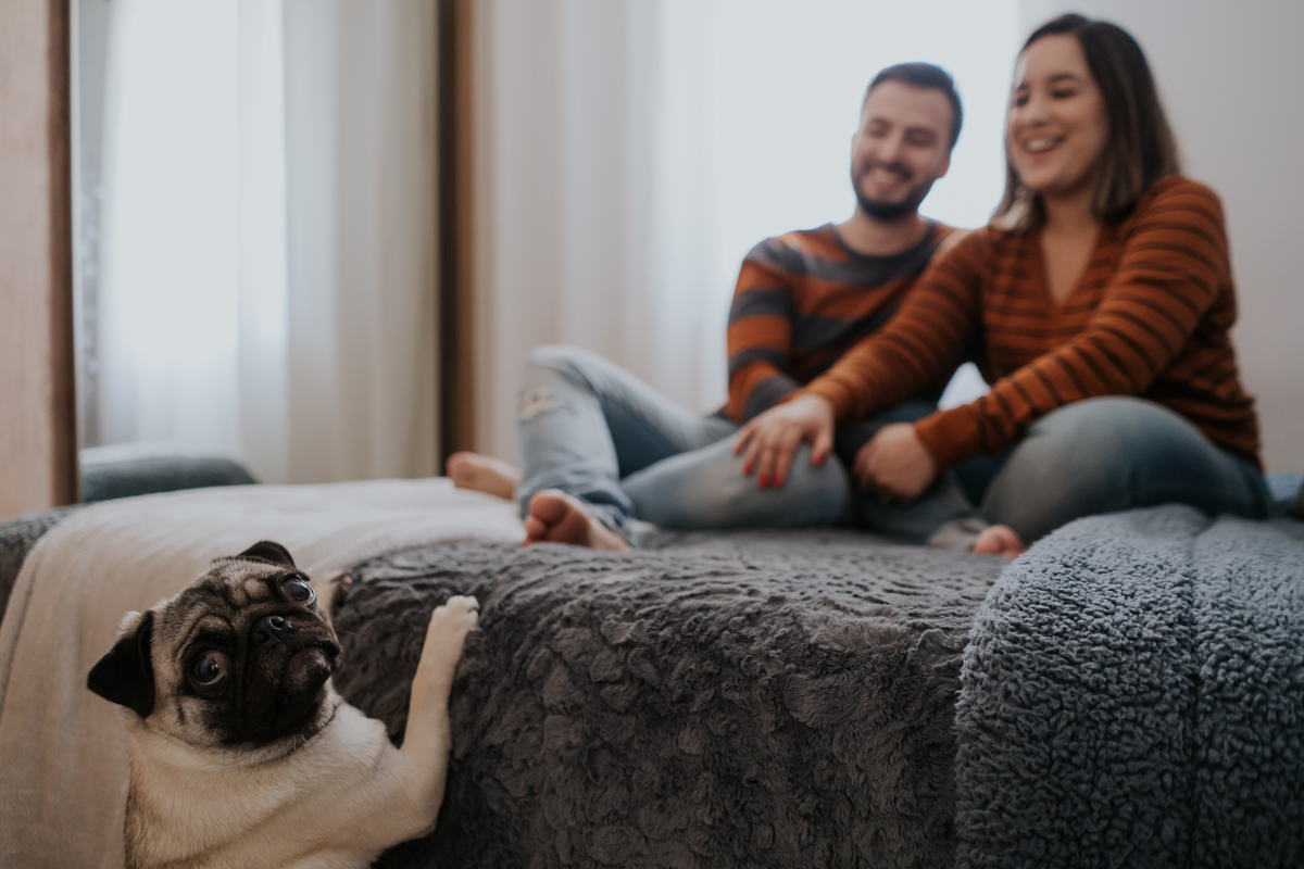 pré-wedding, wedding, bodas, casamento, noivos, foto de casal, foto documental, ensaio de casal, ensaio de casamento, home, home sweet home, lar doce lar, fotos no lar, pré-casamento, ensaio fotográfico de família, foto de família, foto de bodas