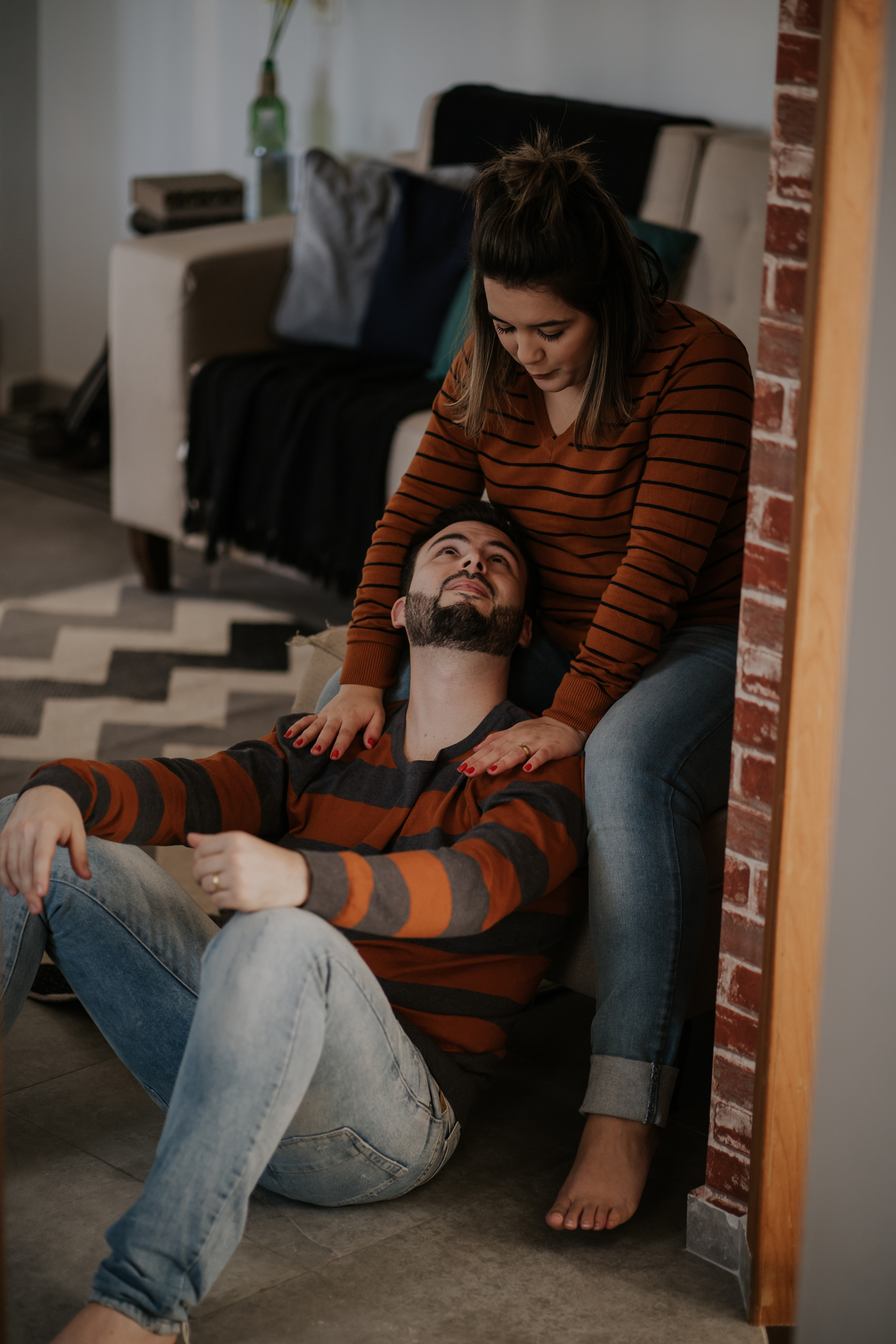 pré-wedding, wedding, bodas, casamento, noivos, foto de casal, foto documental, ensaio de casal, ensaio de casamento, home, home sweet home, lar doce lar, fotos no lar, pré-casamento, ensaio fotográfico de família, foto de família, foto de bodas