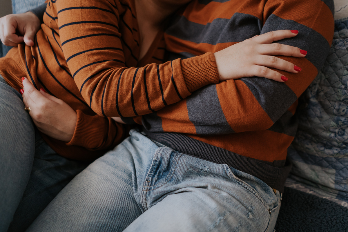 pré-wedding, wedding, bodas, casamento, noivos, foto de casal, foto documental, ensaio de casal, ensaio de casamento, home, home sweet home, lar doce lar, fotos no lar, pré-casamento, ensaio fotográfico de família, foto de família, foto de bodas