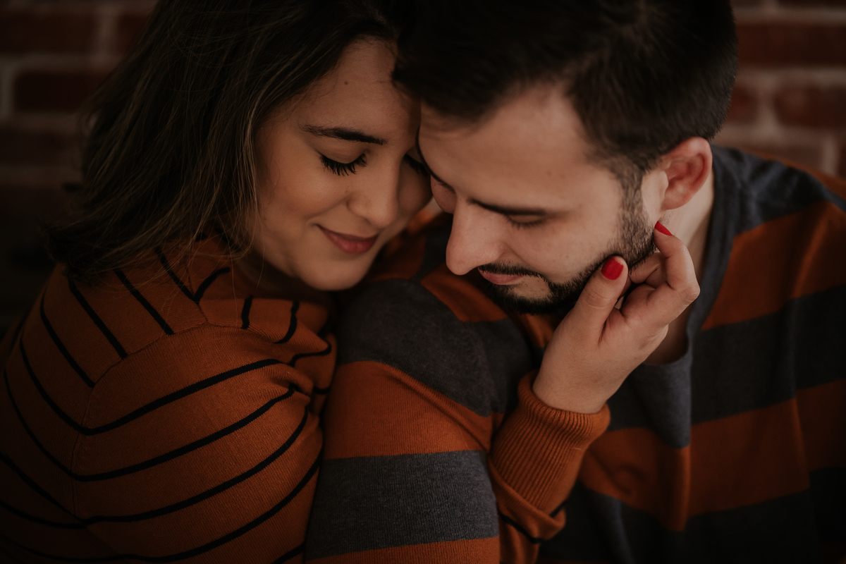 pré-wedding, wedding, bodas, casamento, noivos, foto de casal, foto documental, ensaio de casal, ensaio de casamento, home, home sweet home, lar doce lar, fotos no lar, pré-casamento, ensaio fotográfico de família, foto de família, foto de bodas