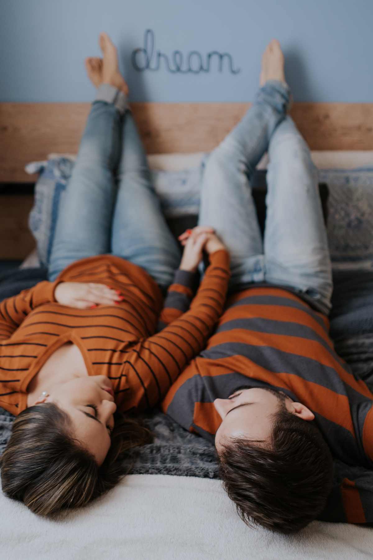 pré-wedding, wedding, bodas, casamento, noivos, foto de casal, foto documental, ensaio de casal, ensaio de casamento, home, home sweet home, lar doce lar, fotos no lar, pré-casamento, ensaio fotográfico de família, foto de família, foto de bodas