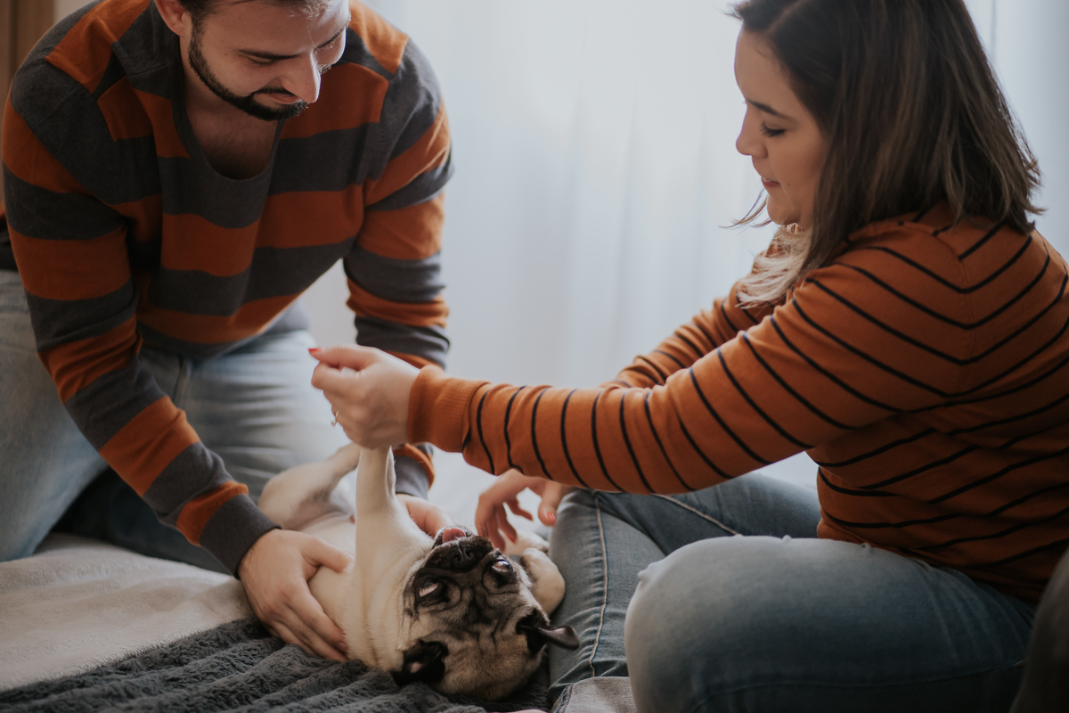 pré-wedding, wedding, bodas, casamento, noivos, foto de casal, foto documental, ensaio de casal, ensaio de casamento, home, home sweet home, lar doce lar, fotos no lar, pré-casamento, ensaio fotográfico de família, foto de família, foto de bodas