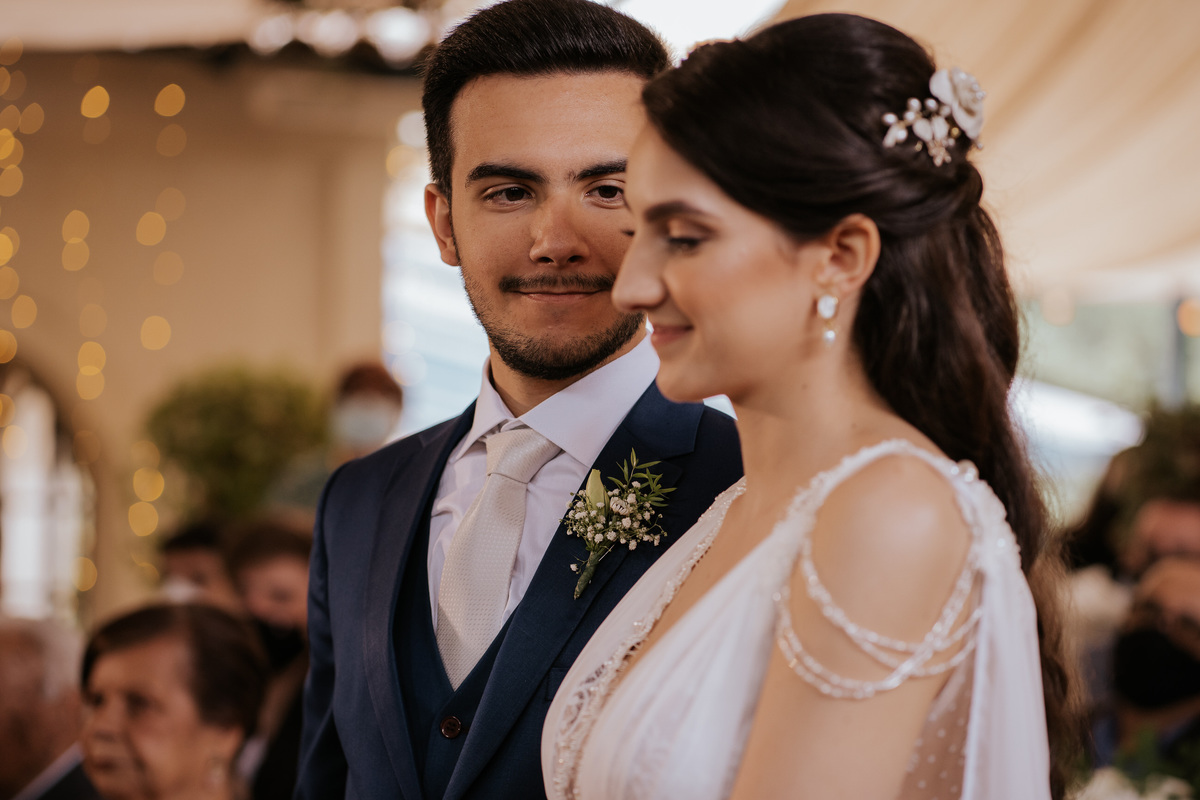 casamento, wedding, casamento bucólico, casamento no campo, noiva, dia da noiva, bride, vestido de noiva, maquiagem de noiva, wedding dress, cerimônia de casamento, espaço canto das heras, bucólico, casamento elegante, casamento sofisticado, alianças