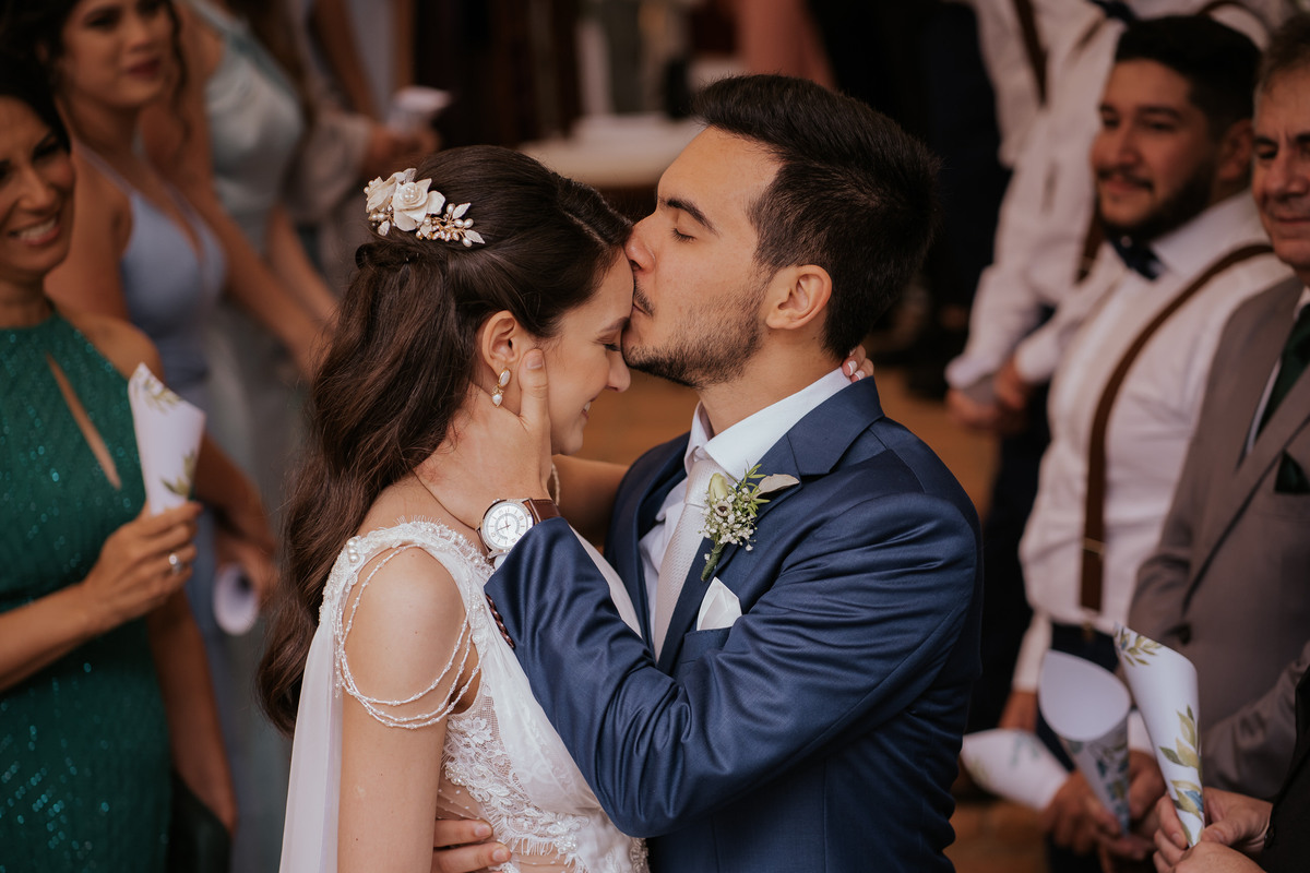 casamento, wedding, casamento bucólico, casamento no campo, noiva, dia da noiva, bride, vestido de noiva, maquiagem de noiva, wedding dress, cerimônia de casamento, espaço canto das heras, bucólico, casamento elegante, casamento sofisticado, alianças