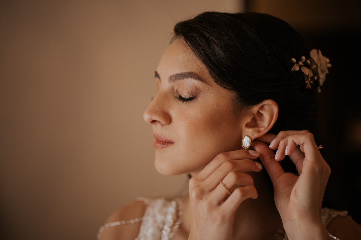 casamento, wedding, casamento bucólico, casamento no campo, noiva, dia da noiva, bride, vestido de noiva, maquiagem de noiva, wedding dress, cerimônia de casamento, espaço canto das heras, bucólico, casamento elegante, casamento sofisticado, alianças