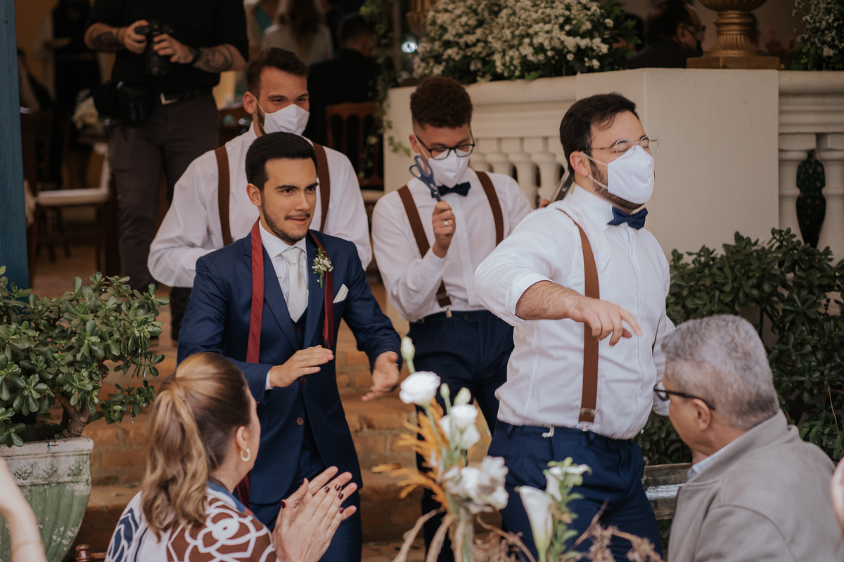 casamento, wedding, casamento bucólico, casamento no campo, noiva, dia da noiva, bride, vestido de noiva, maquiagem de noiva, wedding dress, cerimônia de casamento, espaço canto das heras, bucólico, casamento elegante, casamento sofisticado, alianças