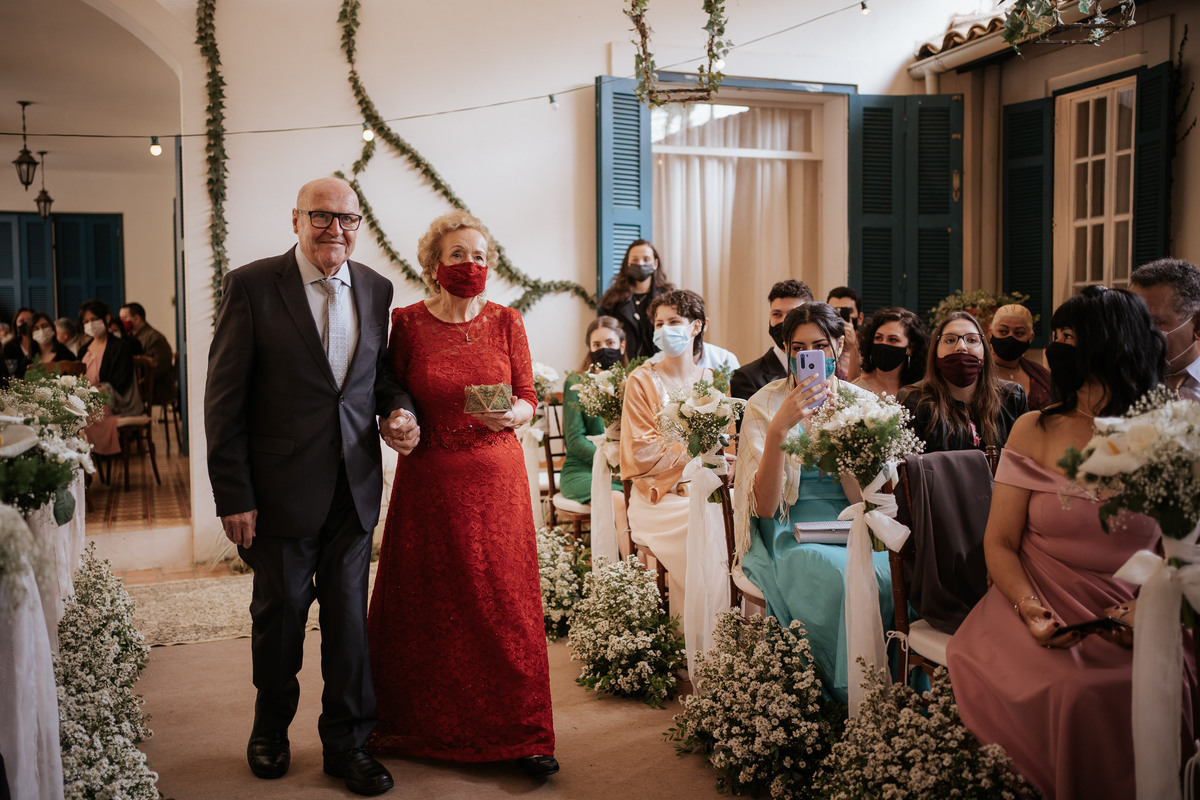 casamento, wedding, casamento bucólico, casamento no campo, noiva, dia da noiva, bride, vestido de noiva, maquiagem de noiva, wedding dress, cerimônia de casamento, espaço canto das heras, bucólico, casamento elegante, casamento sofisticado, alianças