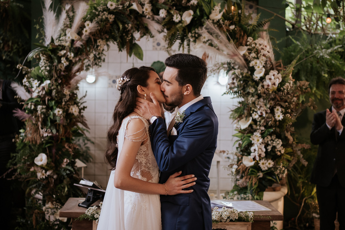 casamento, wedding, casamento bucólico, casamento no campo, noiva, dia da noiva, bride, vestido de noiva, maquiagem de noiva, wedding dress, cerimônia de casamento, espaço canto das heras, bucólico, casamento elegante, casamento sofisticado, alianças