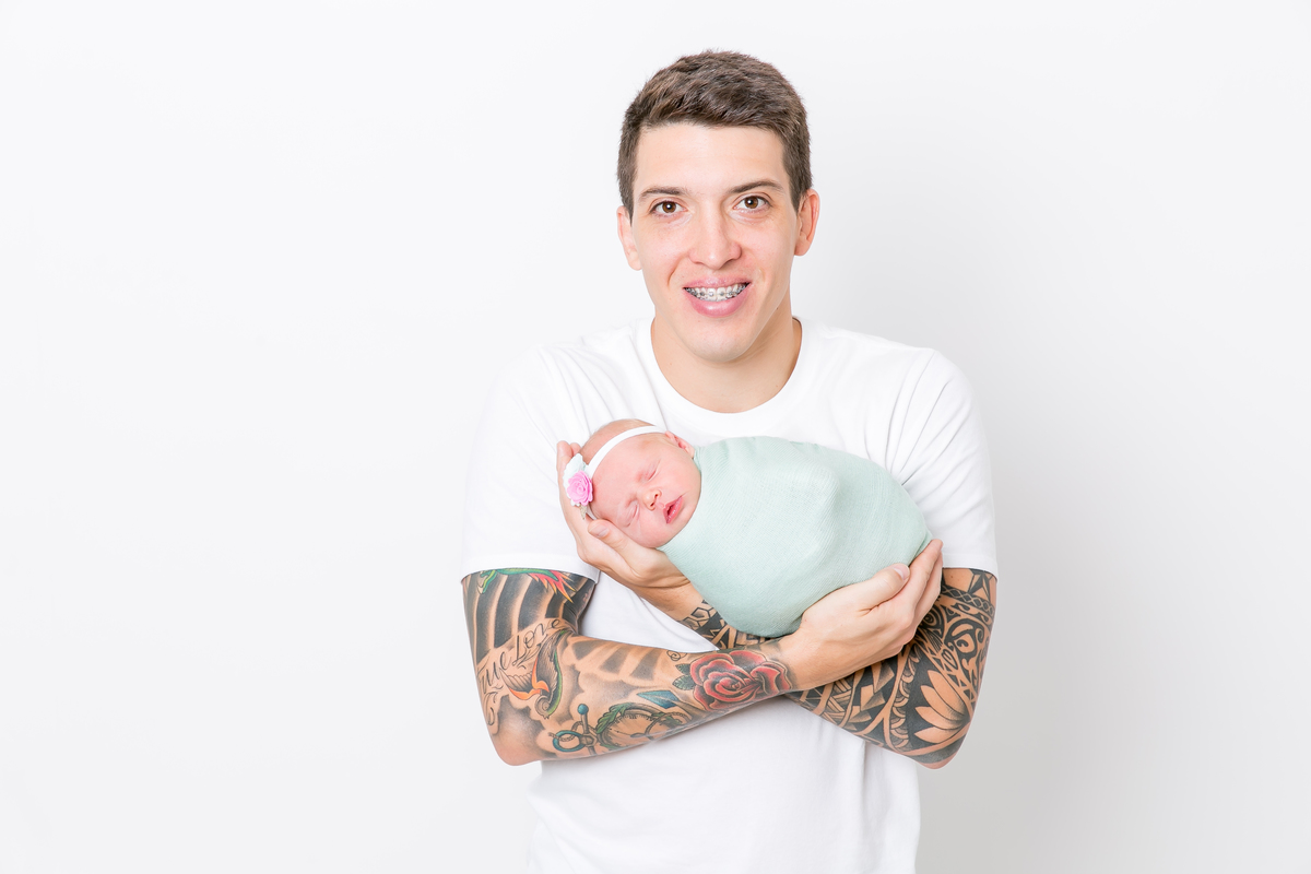 foto de familia foto com pais  newborn de menina  bebe galega flash bebe de bruco ensaio newborn em estudio newborn em santos newborn na baixada jo e le farah