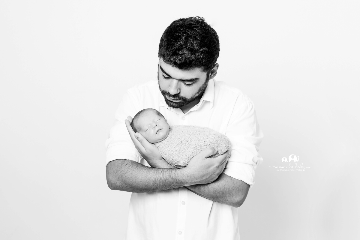 ensaio Newborn em santos,fotografas de santos,bebes de santos,estudio fotografico em santos,newborn,especialistas em newborn em santos, melhores fotografas de newborn santos,jo farah leticia farah bebe no warp, foto com pais, foto de familia 