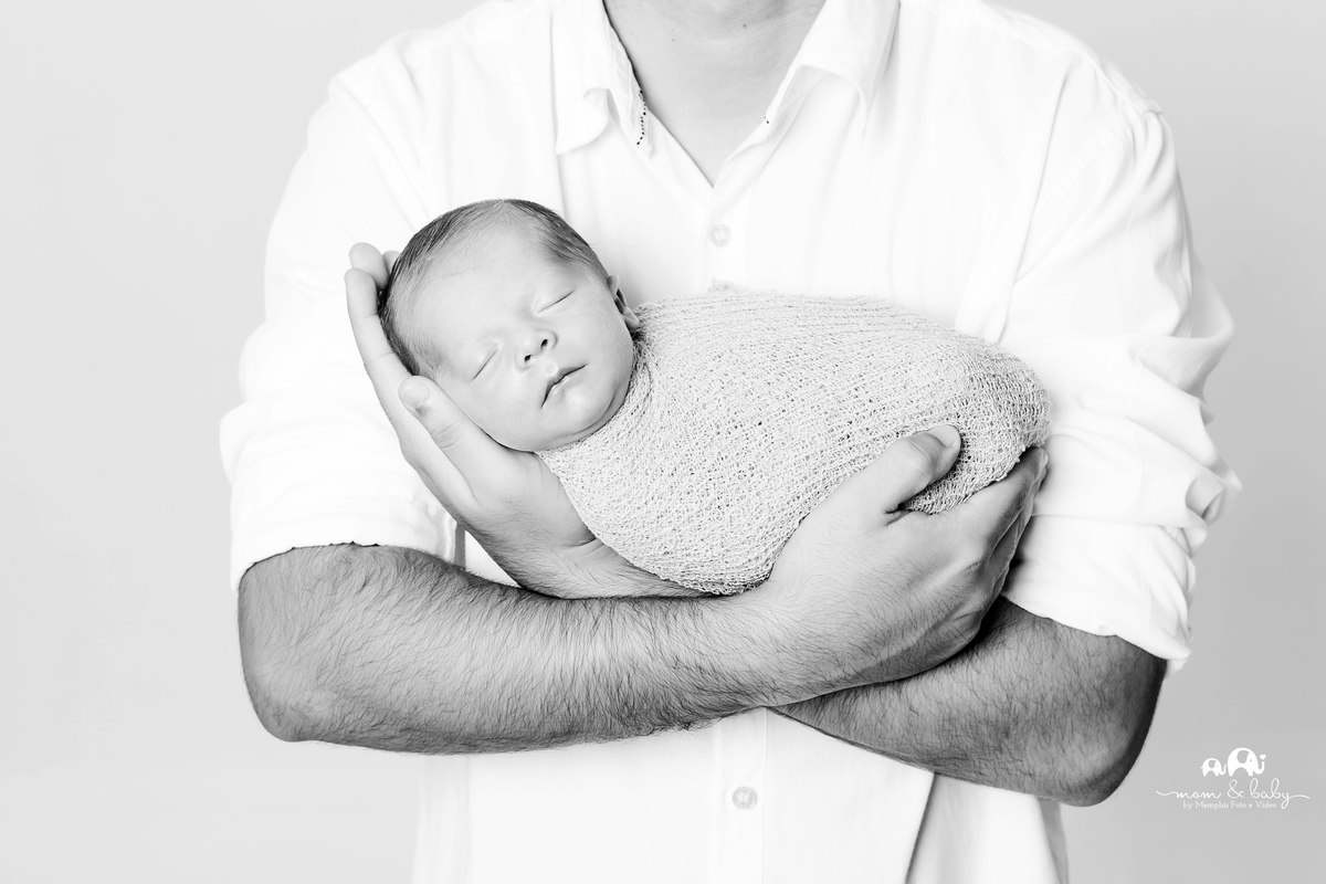 ensaio Newborn em santos,fotografas de santos,bebes de santos,estudio fotografico em santos,newborn,especialistas em newborn em santos, melhores fotografas de newborn santos,jo farah leticia farah bebe no warp, foto com pais, foto de familia 