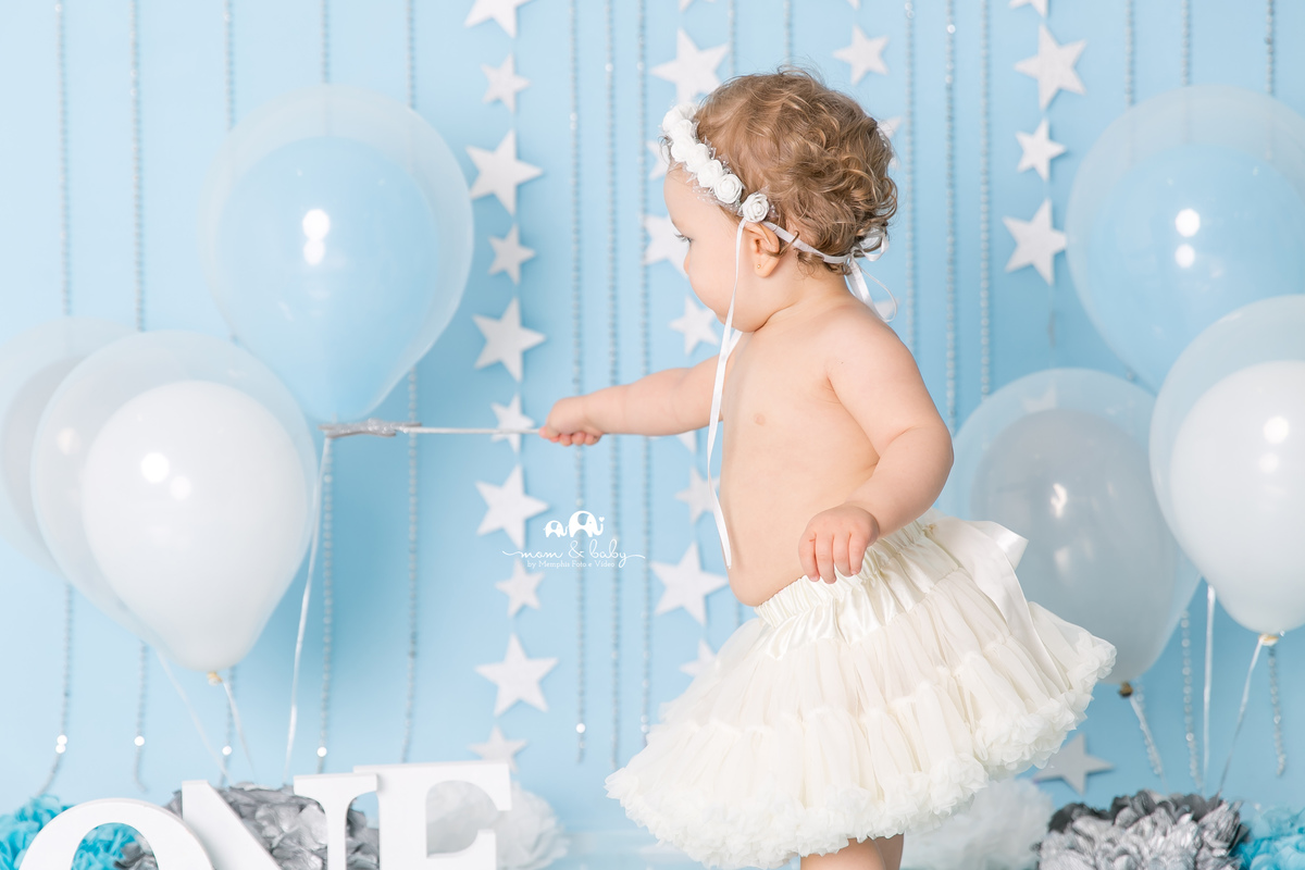 ensaio smash the cake em santos, fotografas de santos,ensaio no estudio.smash clean,estudio fotografico em santos, azul e branco, ensaio com bolo jo farah leticia farah,mom and baby santos, video do ensaio smash the cake,anjo, vanderlei muralha goleiro 