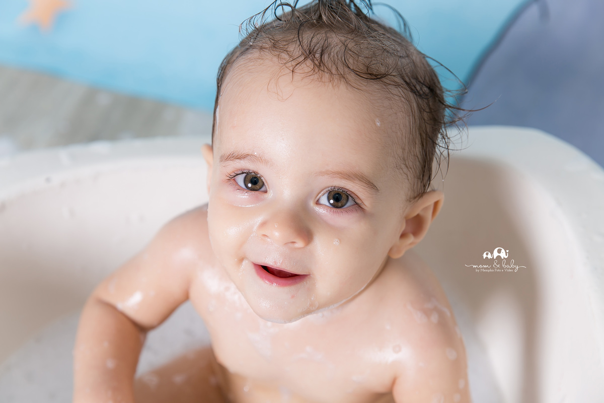 ensaio smash the cake em santos, fotografas de santos,ensaio estudio.smash clean,estudio fotografico em santos,ensaio com bolo jo farah leticia farah,mom and baby santos,ensaio pequeno principe,roupa pequeno principe the little prince piso de madeira 