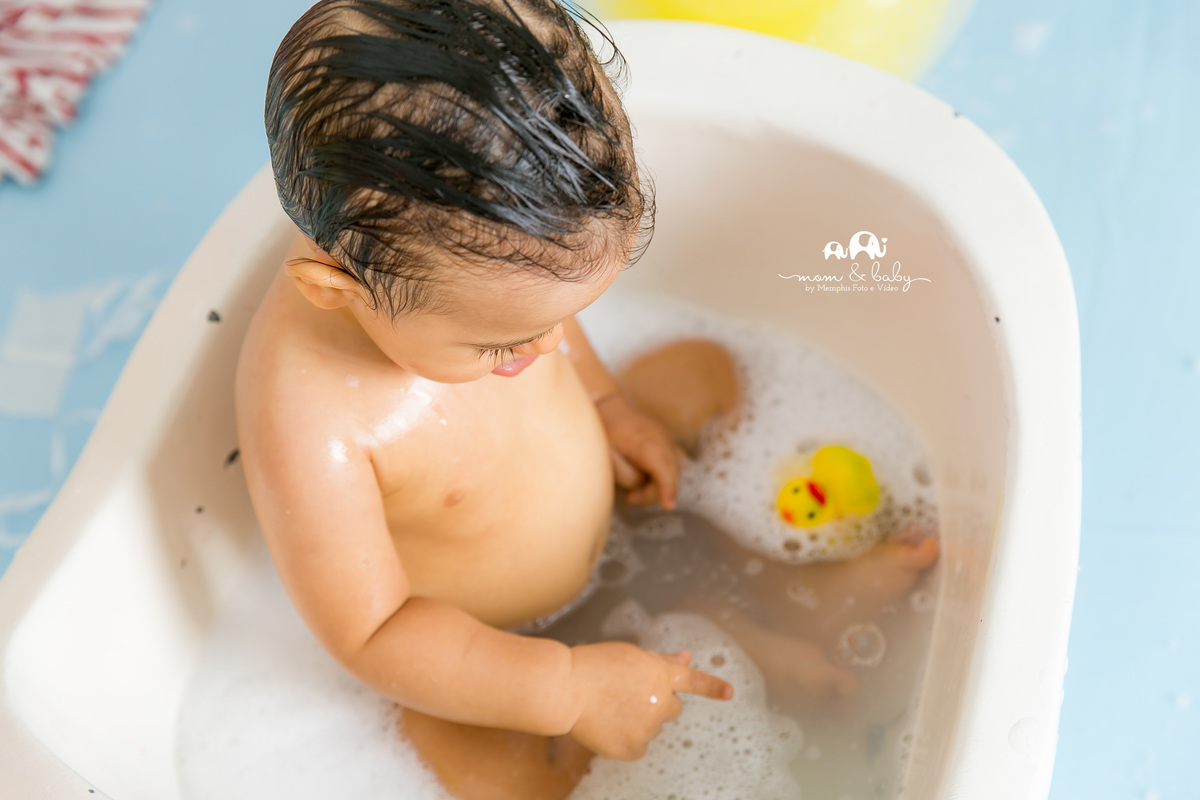 ensaio smash the cake em santos, fotografas de santos,ensaio estudio.smash clean,estudio fotografico em santos,ensaio com bolo jo farah leticia farah,mom and baby santos,circo palhaço pipoqueira baloes tenda de circo gravata borboleta placa pet acrilico