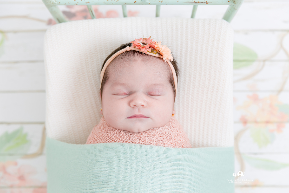 ensaio Newborn em santos,fotografas de santos,bebes de santos, estudio fotografico em santos, newborn com segurança,especialistas em newborn em santos, melhores fotografas de newborn em santos,jo farah leticia farah caminha de newborn bebe no warp 