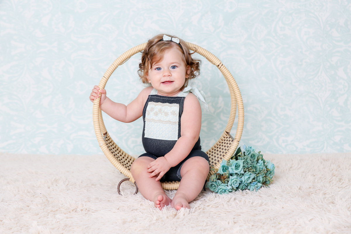 fotografas de santosestudio fotografico em santos,jo farah leticia farah,mom and baby santos,acompanhamento fotografico de bebes em santos,fotos mensais de bebe,melhores fotografas de santos,ensaio de 8meses,bebe olho azul, bebe menina,verde agua headband