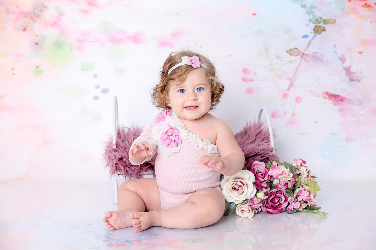 fotografas de santosestudio fotografico em santos,jo farah leticia farah,mom and baby santos,acompanhamento fotografico de bebes em santos,fotos mensais de bebe,melhores fotografas de santos,ensaio de 8meses,bebe olho azul, bebe menina,caminha,pelo roxo 