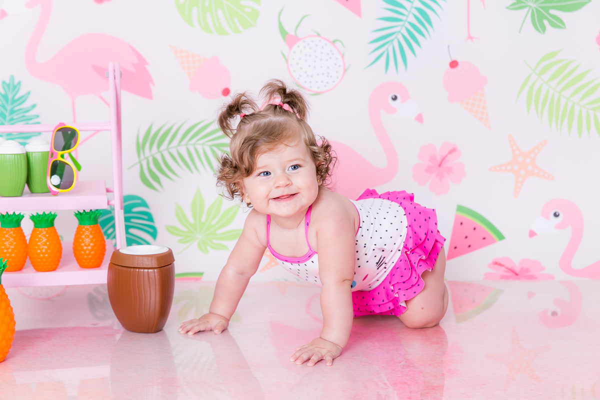 fotografas de santosestudio fotografico em santos,jo farah leticia farah,mom and baby santos,acompanhamento fotografico de bebes em santos,fotos mensais de bebe,melhores fotografas de santos,ensaio de 6 meses,bebe olho azul, bebe menina,verão coco abacaxi