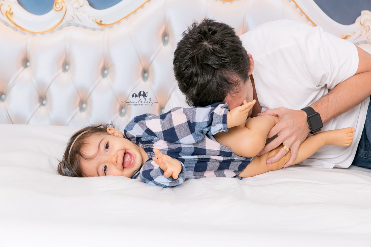 fotografas de santosestudio fotografico em santos,jo farah leticia farah,mom and baby santos,acompanhamento fotografico de bebes em santos,fotos mensais de bebe,melhores fotografas de santos,ensaio de 11 meses,,bebe menina, dia dos pais 