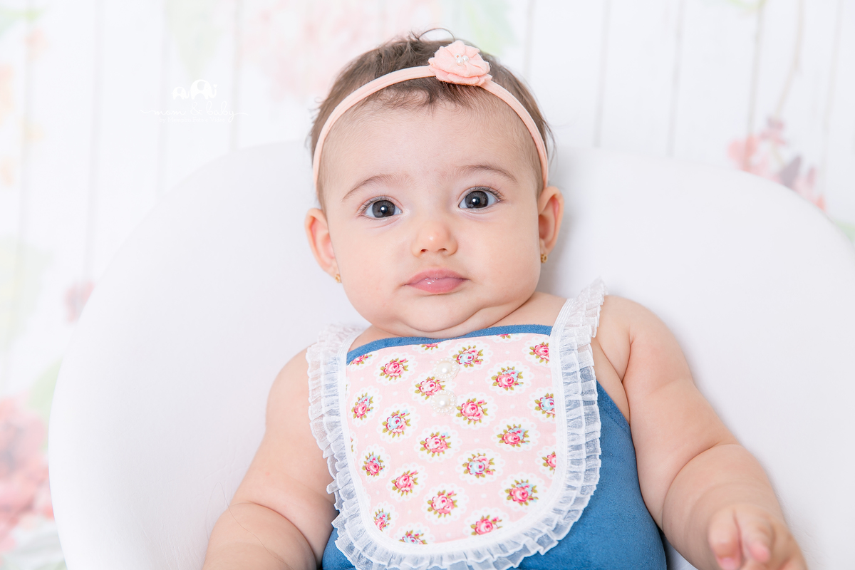 fotografas de santosestudio fotografico em santos,jo farah leticia farah,mom and baby santos,acompanhamento fotografico de bebes em santos,fotos mensais de bebe,melhores fotografas de santos,ensaio de 4 meses,,bebe menina