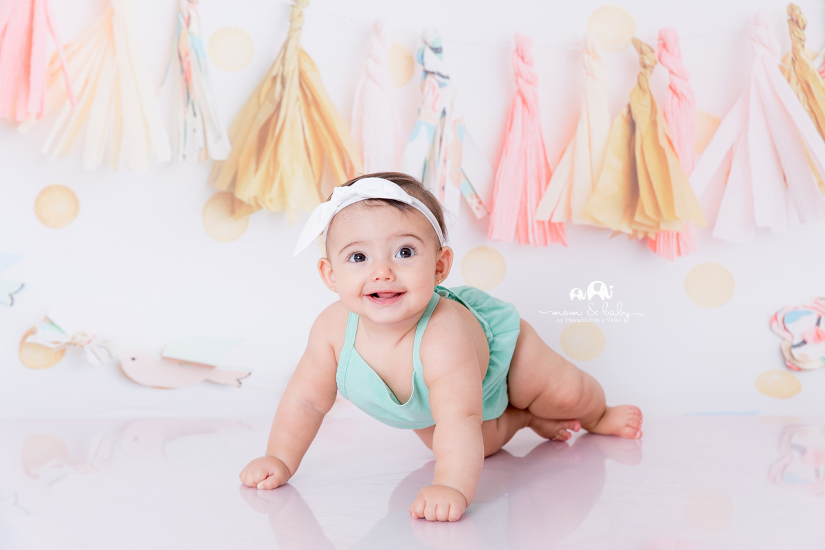 fotografas de santosestudio fotografico em santos,jo farah leticia farah,mom and baby santos,acompanhamento fotografico de bebes em santos,fotos mensais de bebe,melhores fotografas de santos,ensaio de 5 meses,,bebe menina