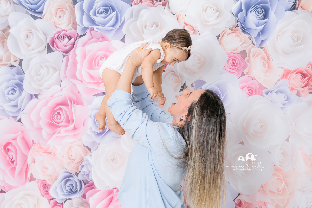 fotografas de santosestudio fotografico em santos,jo farah leticia farah,mom and baby santos,acompanhamento fotografico de bebes em santos,fotos mensais de bebe,melhores fotografas de santos,ensaio de 7 meses,,bebe menina,  dia das mães