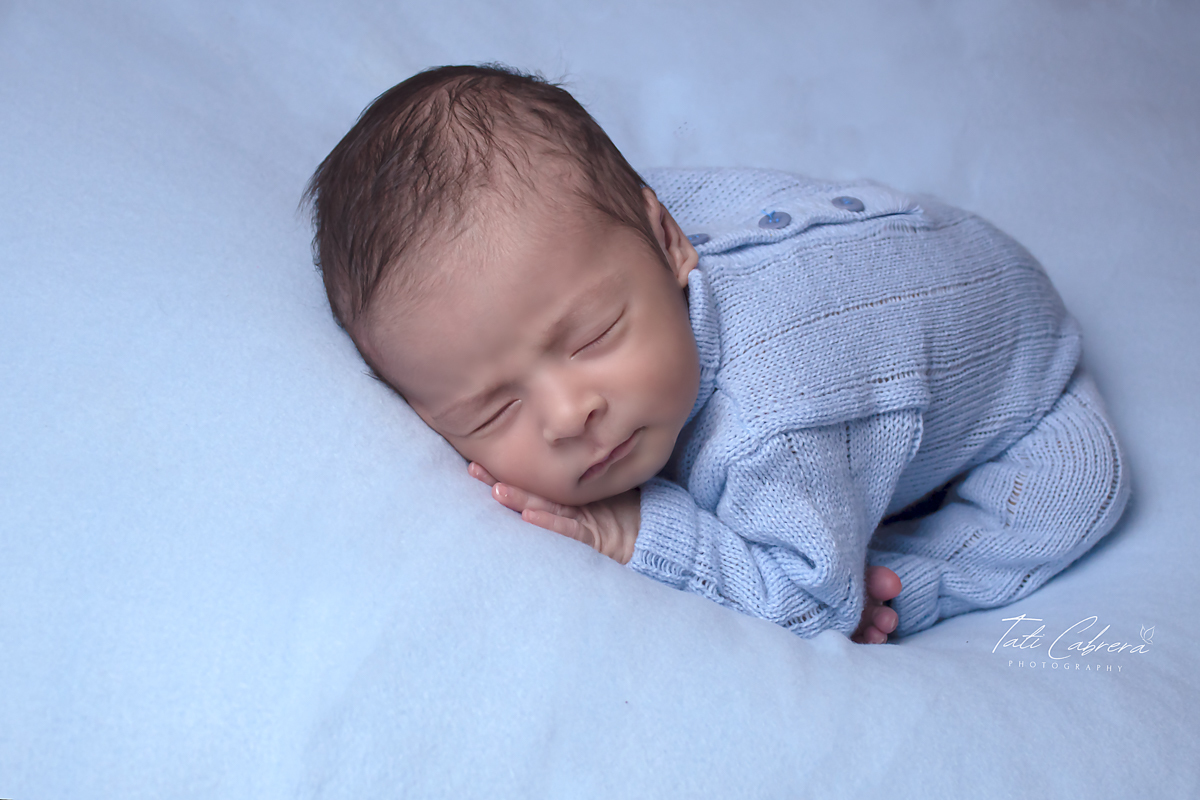 Ensaio Newborn do Rômulo.Fotos de Tati Cabrera Fotografia - Marialva-PR