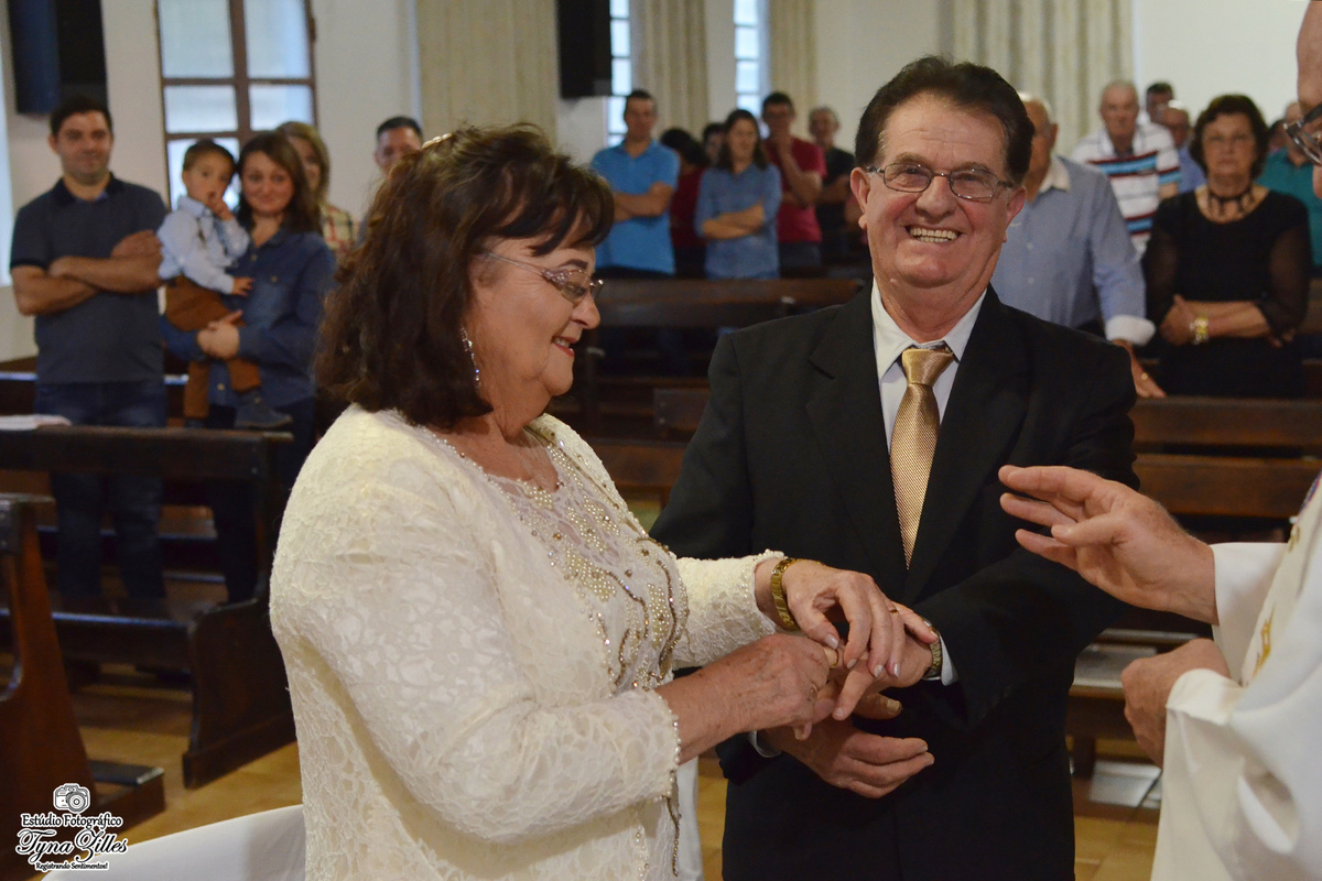 bodas-de-ouro-casal-aniversario-casamento-interior-filhos-familia-uniao-amor-benção