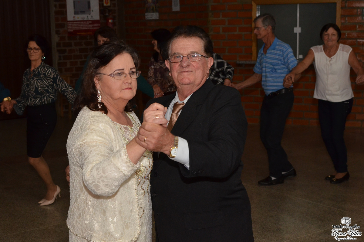 bodas-de-ouro-casal-aniversario-casamento-interior-filhos-familia-uniao-amor-benção