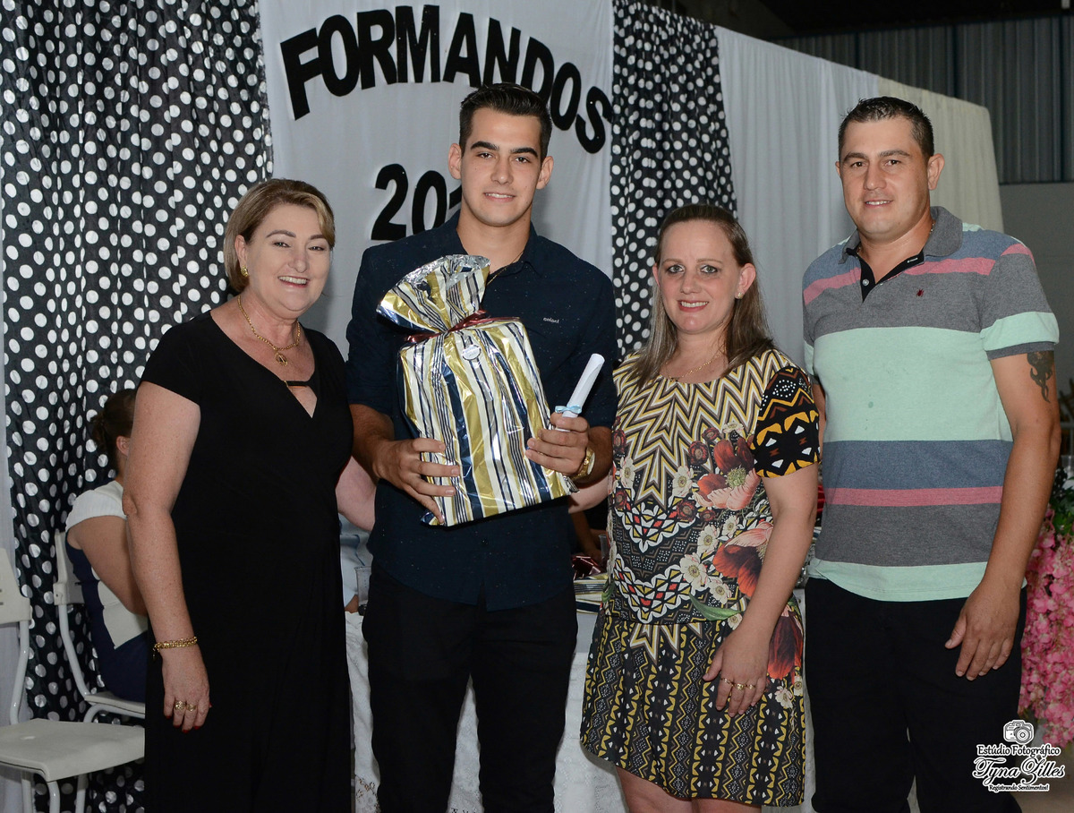 formatura-terceiro-ano-ensino-medio-escola-jose-cañellas-pinheirinho-do-vale-rio-grande-do-sul