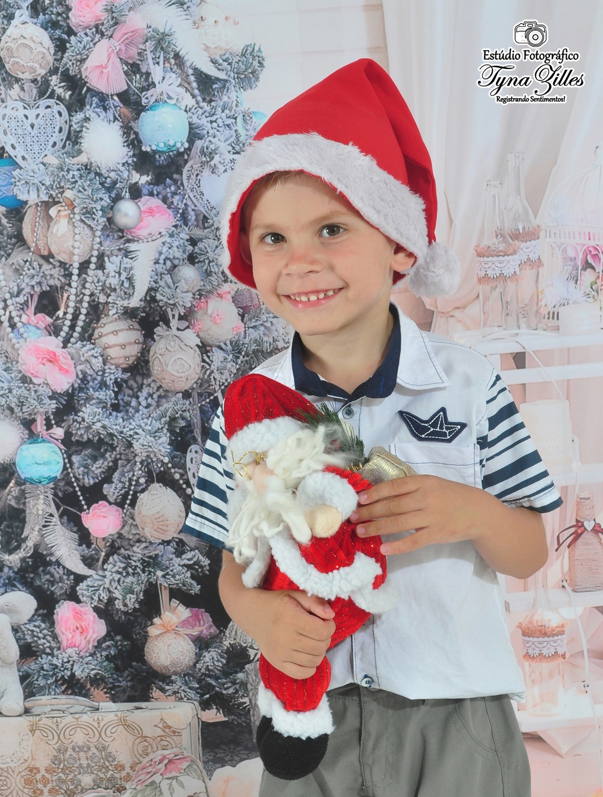 natal-2018-criancas-bebes-christmas-baby-children-foto-estudio-studio-alegria-amor-presente-papai-noel