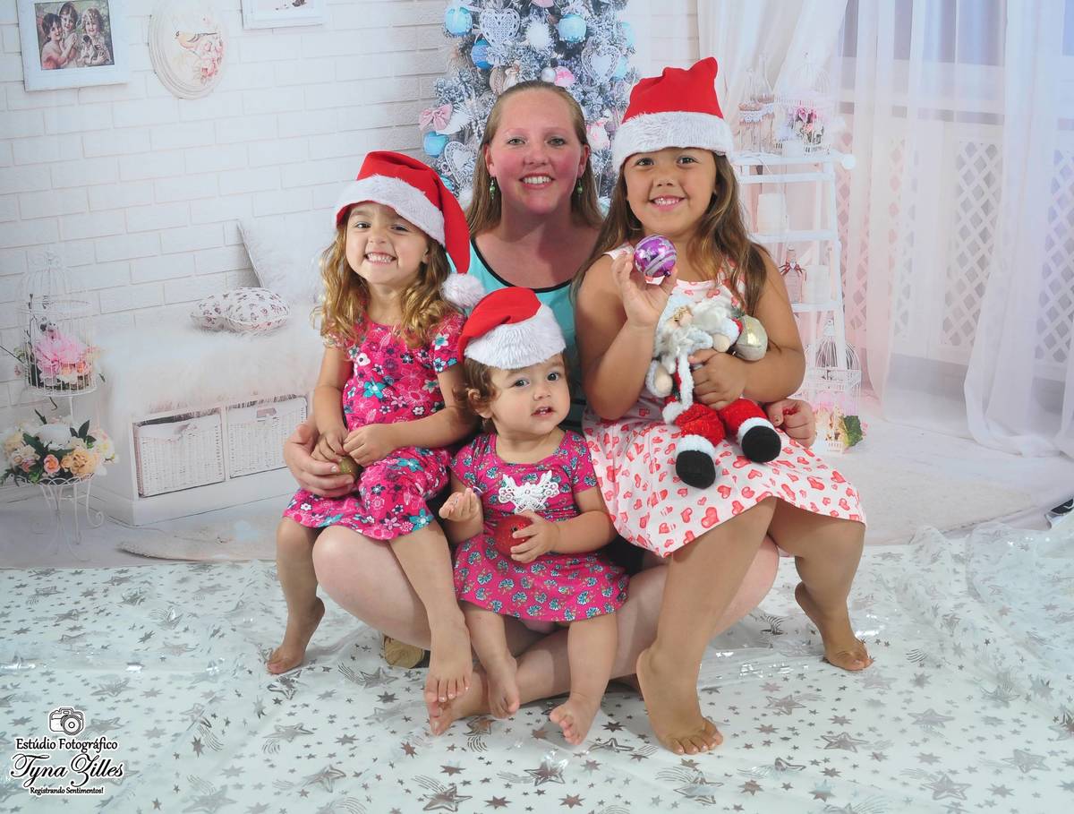 natal-2018-criancas-bebes-christmas-baby-children-foto-estudio-studio-alegria-amor-presente-papai-noel