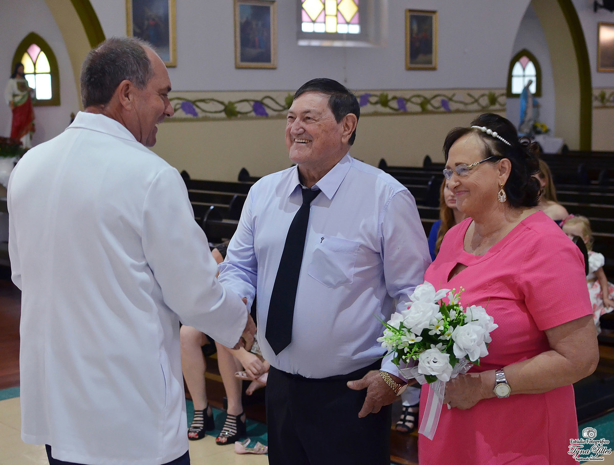 casamento-wedding-casal-idosos-vovos-70-anos--a-grande-familia-familia-pais-filhos-netos-avos-ensaio-externo-fotos-externas-familia-feliz-natureza-risadas-movimento-fotos-retratos-de-familia-felicidade-