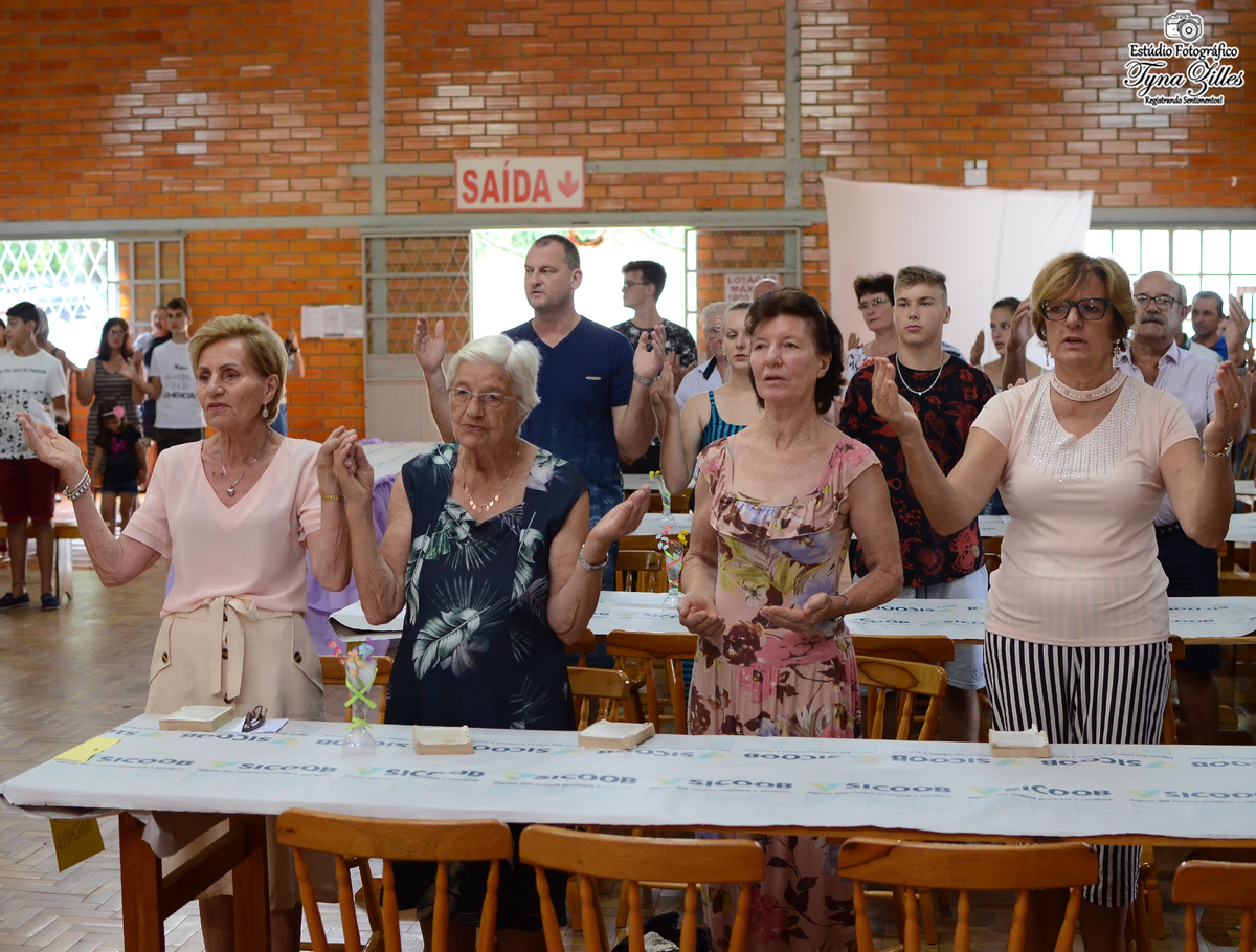 encontro-familia-festa-familiares-irmaos-tios-sobrinhos-revelação-fotos-na-hora