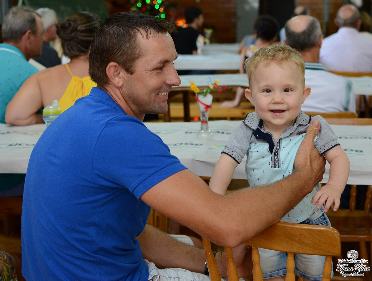 encontro-familia-festa-familiares-irmaos-tios-sobrinhos-revelação-fotos-na-hora