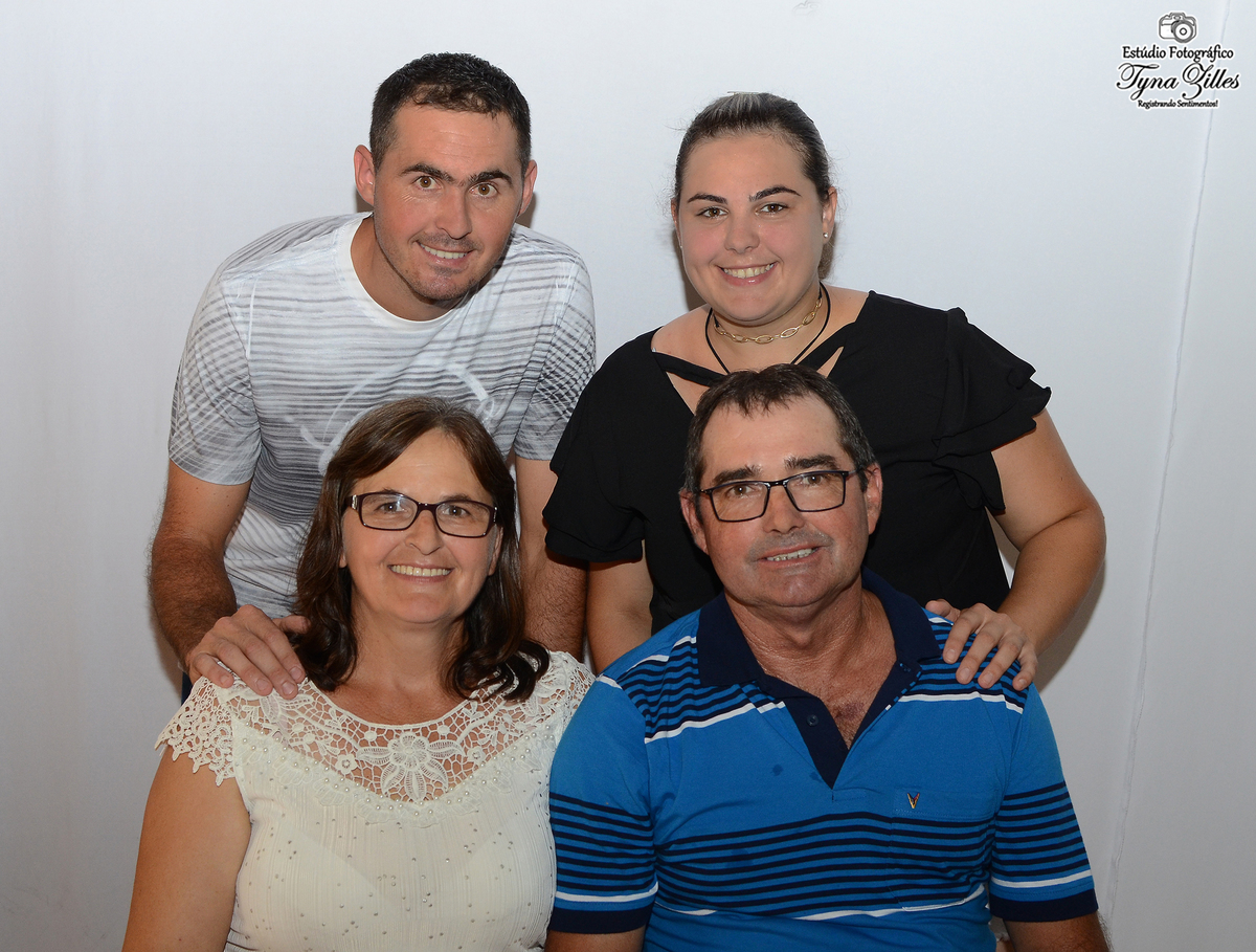 encontro-familia-festa-familiares-irmaos-tios-sobrinhos-revelação-fotos-na-hora