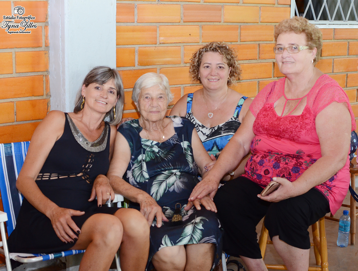 encontro-familia-festa-familiares-irmaos-tios-sobrinhos-revelação-fotos-na-hora