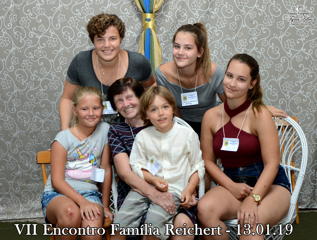encontro-familia-festa-familiares-irmaos-tios-sobrinhos-revelação-fotos-na-hora