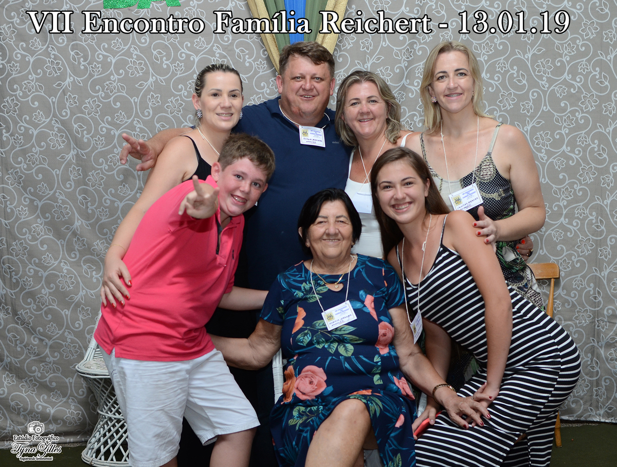 encontro-familia-festa-familiares-irmaos-tios-sobrinhos-revelação-fotos-na-hora