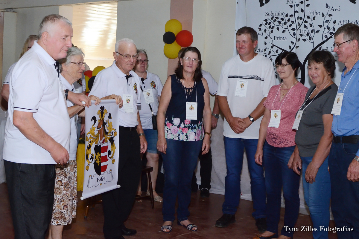 encontro-familia-festa-familiares-irmaos-tios-sobrinhos-revelação-fotos-na-hora