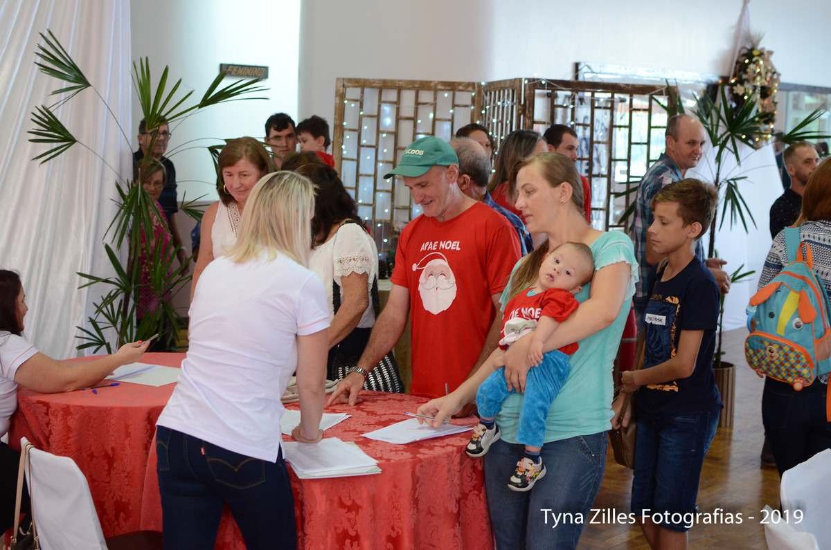 natal-apae-itapiranga-fotos-serviço-social-caridade-alunos-especiais-tyna-zilles-fotografias-foógrafa